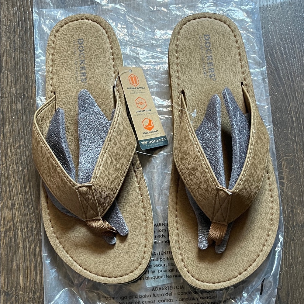 Dockers men's flip flops. NWT. Tan colored